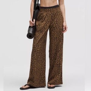 🆕Lululemon Swift Mid-Rise Wide-Leg Pant Leopardo 🐆